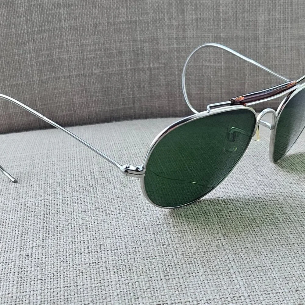 Men Vintage Sunglasses Green Lenses Silver Tone Frame Eye Wear Shades Read desc